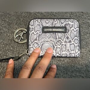 Simply Southern‎ wallet